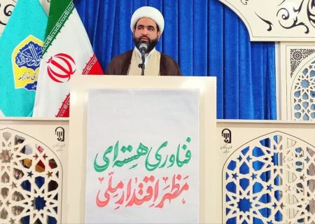 سپاه و ارتش نور چشم ملت ایران هستند/ سرمایه‌گذاری در تولید برای مقابله با تحریم‌ها