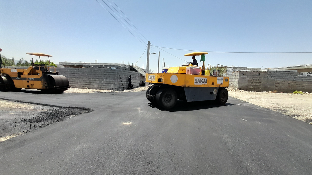 آغاز آسفالت معابر چهار روستای بخش مرکزی رودان