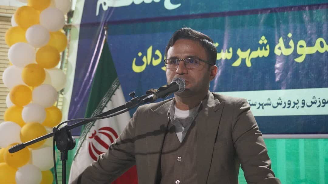 جایگاه معلمان در هویتسازی و تمدنسازی آینده کشور بیبدیل است