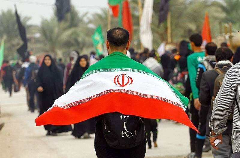 اجرای نمایش “یک وطن، یک پرچم” در پیاده‌روی اربعین