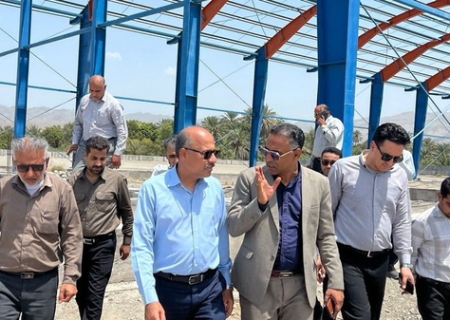 بازدید نماینده شرق هرمزگان از پروژه‌های ورزشی رها شده در رودان