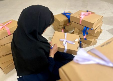 ۲۰۰ بسته لوازم التحریر بین دانش آموزان در رودان توزیع شد