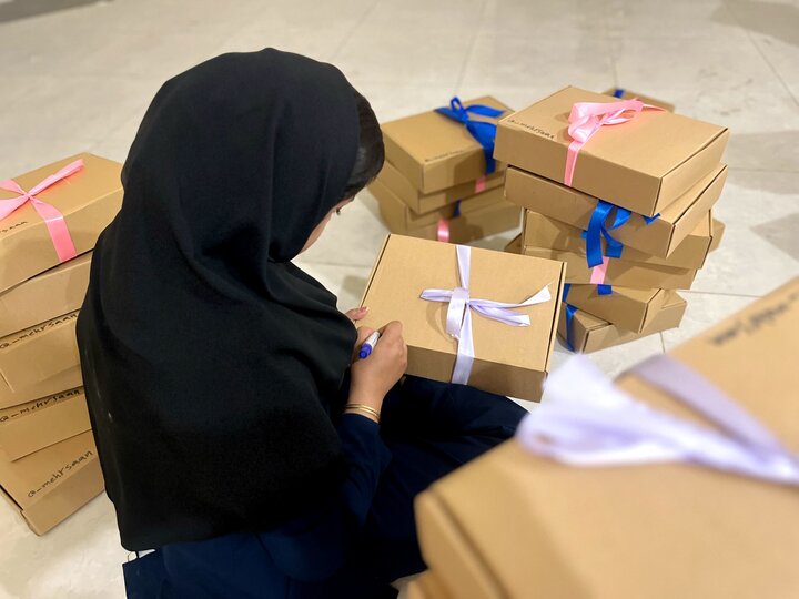 ۲۰۰ بسته لوازم التحریر بین دانش آموزان در رودان توزیع شد