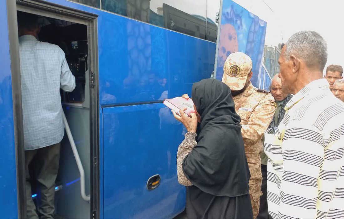 ۴۱ نفر از خانواده‌های ایثارگران رودان به مشهد مقدس اعزام شدند