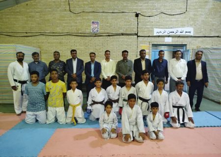 فرماندار رودان از سالن رزمی بازدید و پیگیر احداث سالن جدید شد