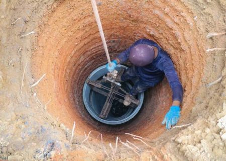 نجات یک شهروند از چاه در رودان