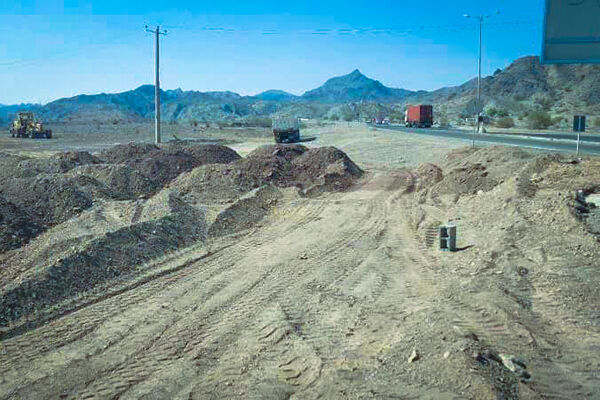 آغاز عملیات احداث باند دوم محور جیرفت – رودان در محدوده پاسگاه شهیدشعبانی‌نژاد منوجان
