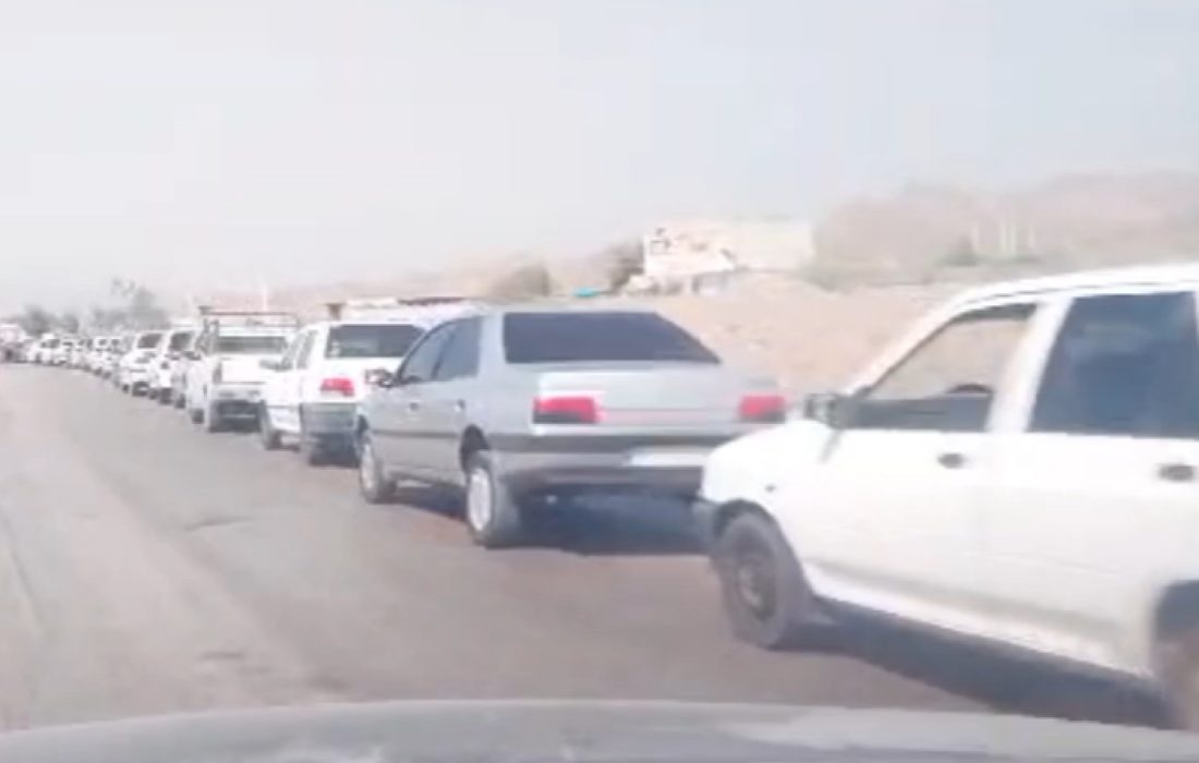 وقتی مردم رودان از صف‌های طولانی پمپ بنزین گله‌مندند