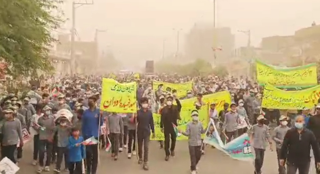 راهپیمایی ۱۳ آبان در رودان