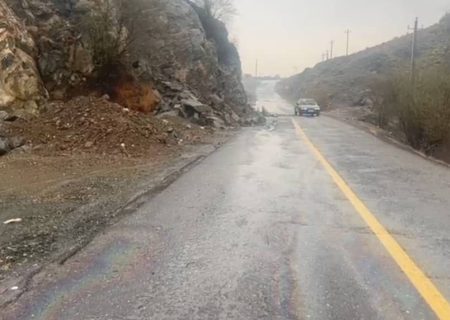 ریزش کوه در ورودی بخش جغین رودان