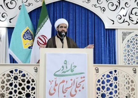 دشمن به دنبال آشوب ذهنی و تضعیف هویت ملت ایران/ خدمت صادقانه به مردم مهم‌ترین وظیفه مسئولان است