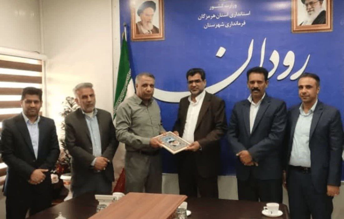 نعمت خادمی رسماً عضو شورای شهر رودان شد