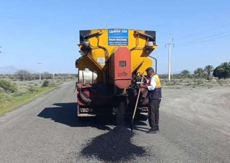 اجرای گسترده لکه‌گیری آسفالت محورهای روستایی در شهرستان رودان