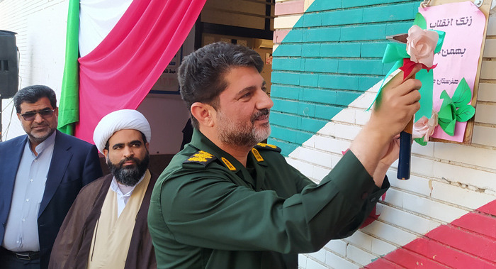 زنگ انقلاب در مدارس رودان طنین‌انداز شد