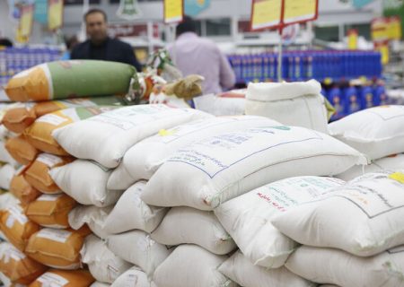 توزیع روزانه ۱۰ تن مرغ گرم و ۶ تن مرغ منجمد در رودان