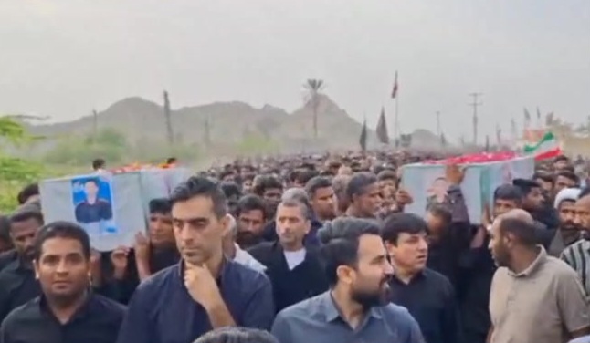 تشییع پیکر شهید رهگشای و آشوبپور در جغین رودان با حضور گسترده مردم