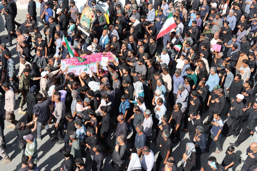 تشییع پیکر مطهر شهید صادق دروگری در رودان