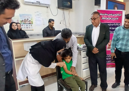 طرح واکسیناسیون تکمیلی سرخک و سرخجه در رودان آغاز شد