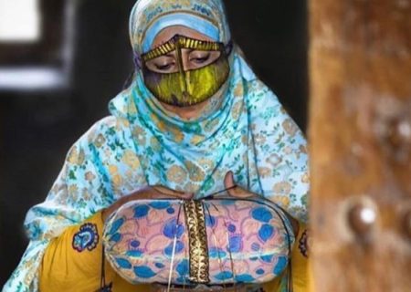 تلی‌بافی؛ تاروپود هویت بر لباس بانوان هرمزگان
