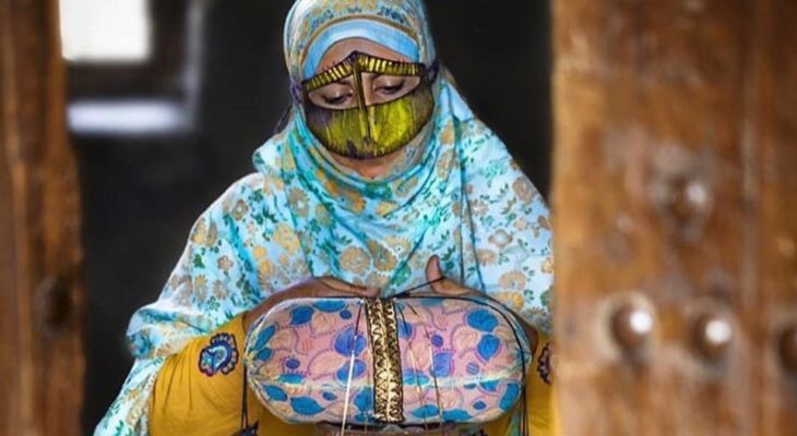 تلی‌بافی؛ تاروپود هویت بر لباس بانوان هرمزگان