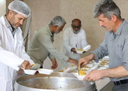۸۵۰۰ پرس غذای گرم در رودان توزیع شد