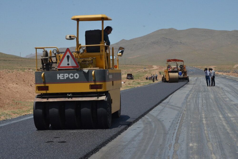 عملیات اجرایی ارتقای ایمنی محورهای مواصلاتی رودان در حال اجراست