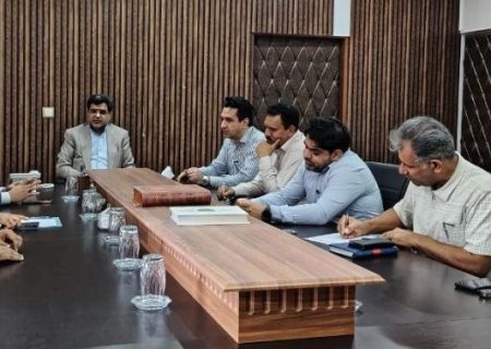 نشست فرماندار رودان با صنعتگران شهرک‌های صنعتی؛ گلایه از قطعی برق