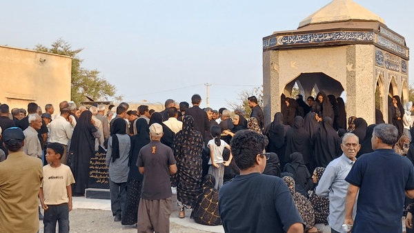 پدر شهید موسی اجدادزاده در کنار فرزند شهیدش آرام گرفت